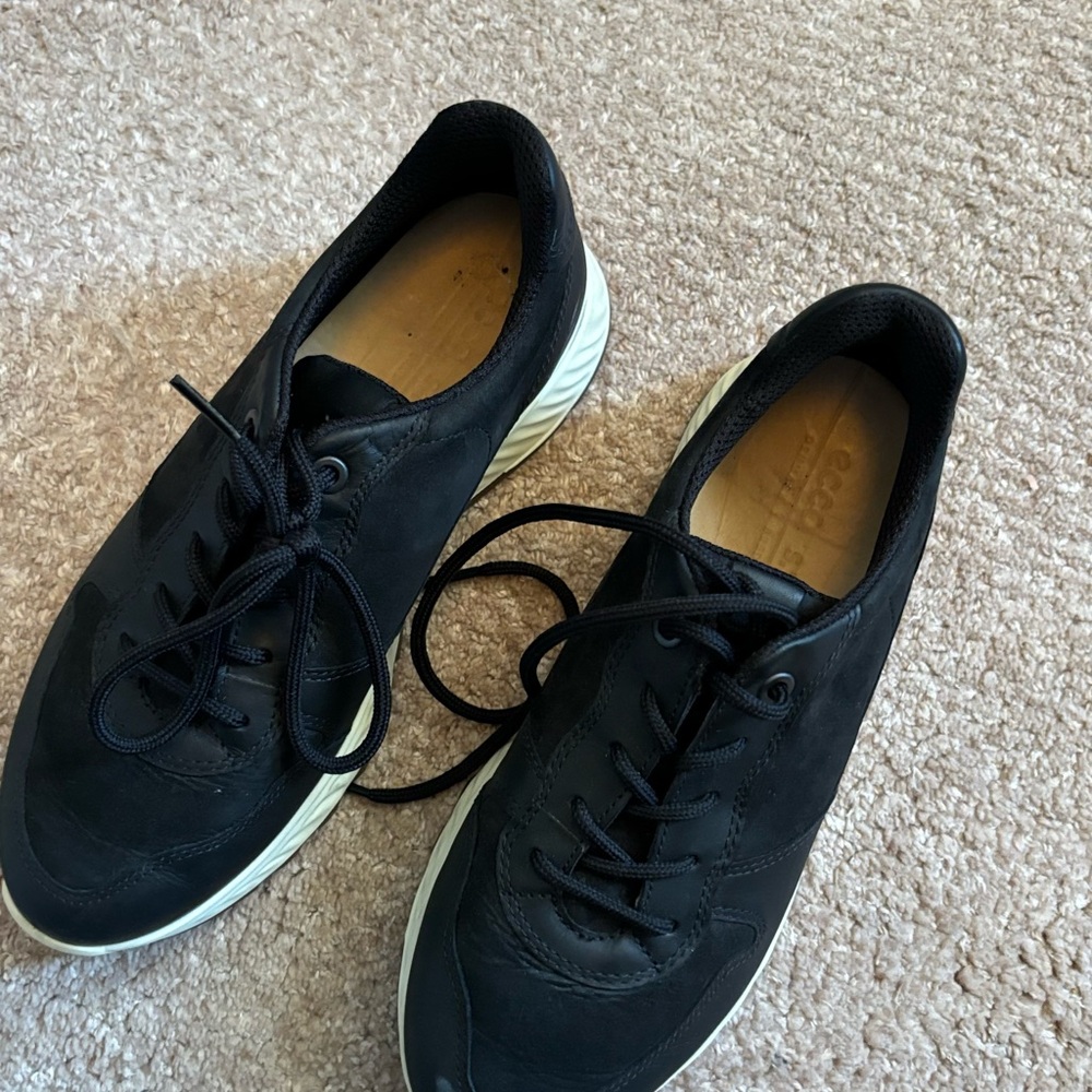 Ecco Black Leather Sneaker